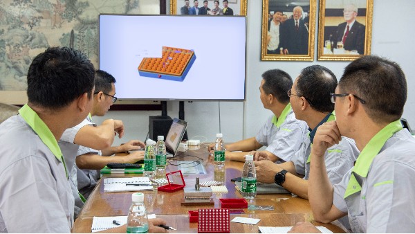 塑膠模具開(kāi)模廠家分模前必看事項(xiàng)