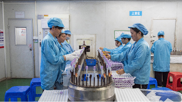 塑料注塑加工收縮問題怎么解決呢？