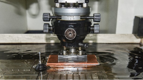 塑膠模具注塑加工廠家模具設(shè)計